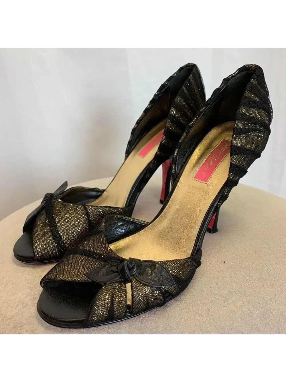 BETSEY Johnson Black Gold Beverly Heels Size 8